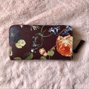 Chapters Full-Zip Floral Wallet